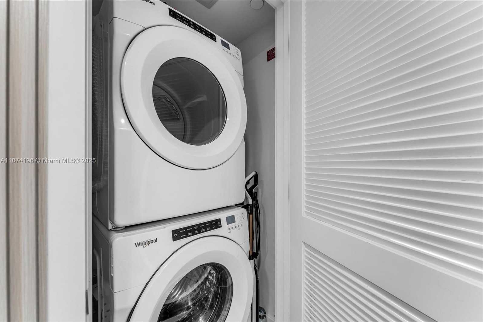 Small Image of 159 NORTH EAST 6TH ST #4016, Miami Number 23