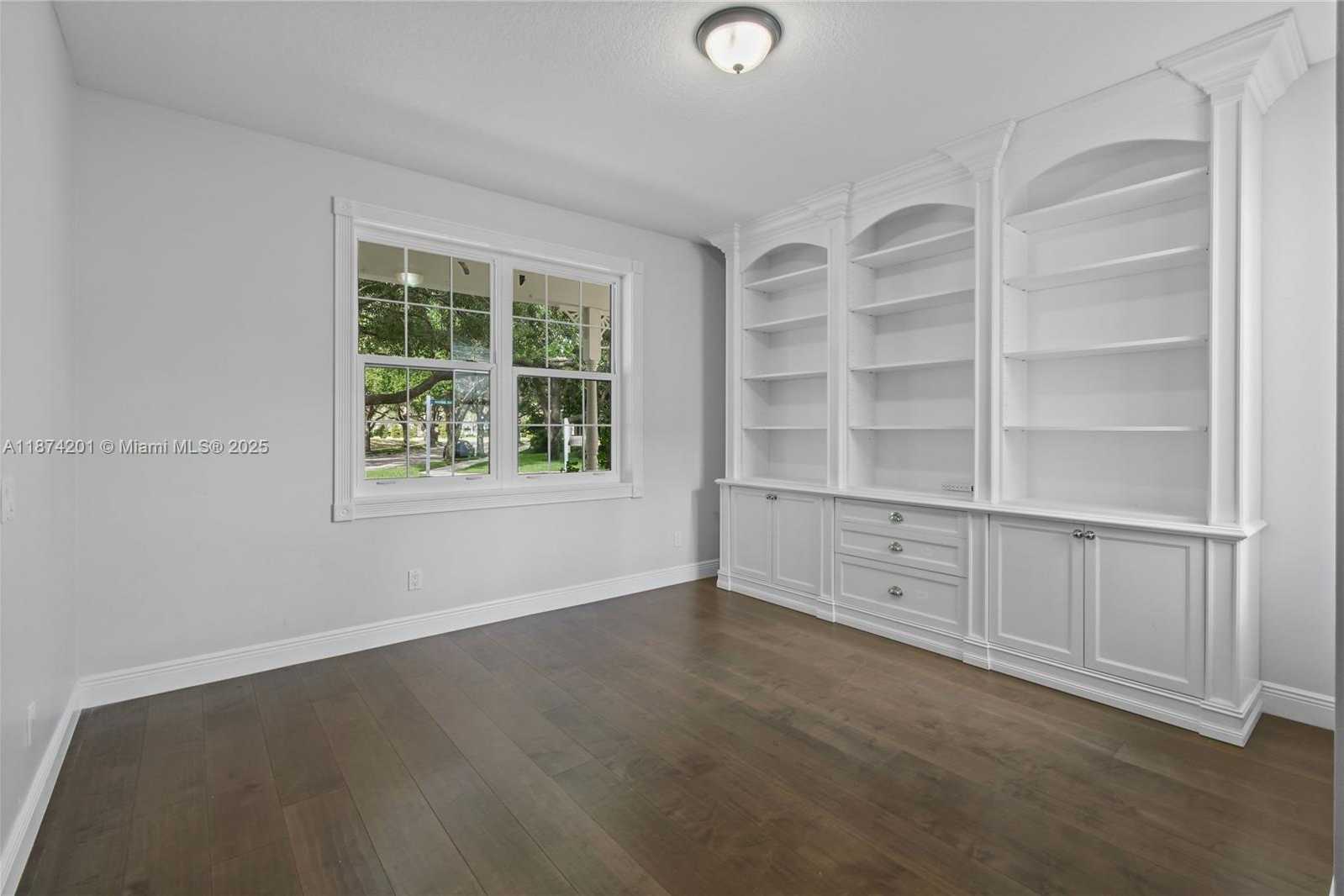 Small Image of 118 BARBADOS DR, Jupiter Number 12