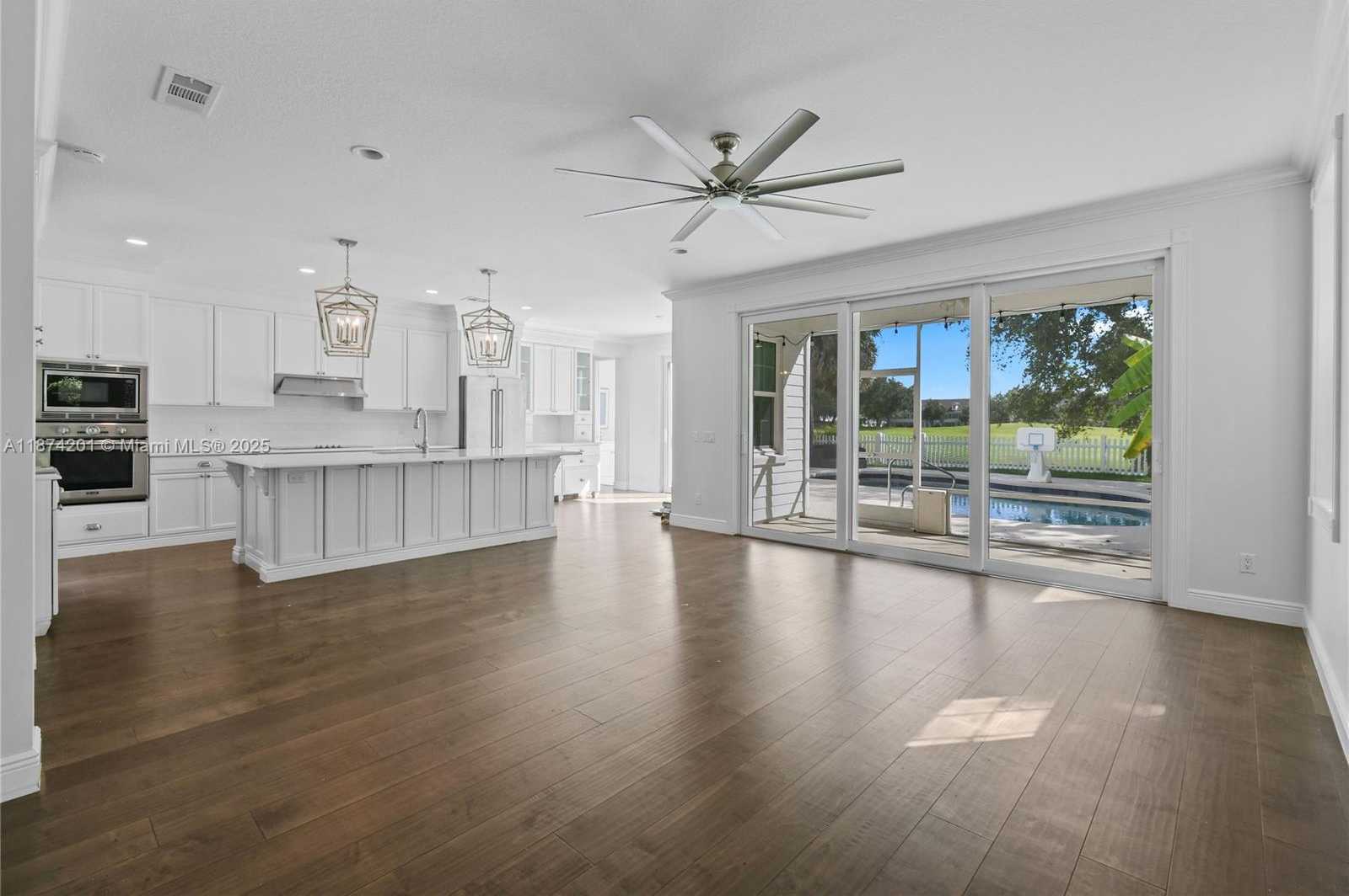 Small Image of 118 BARBADOS DR, Jupiter Number 13