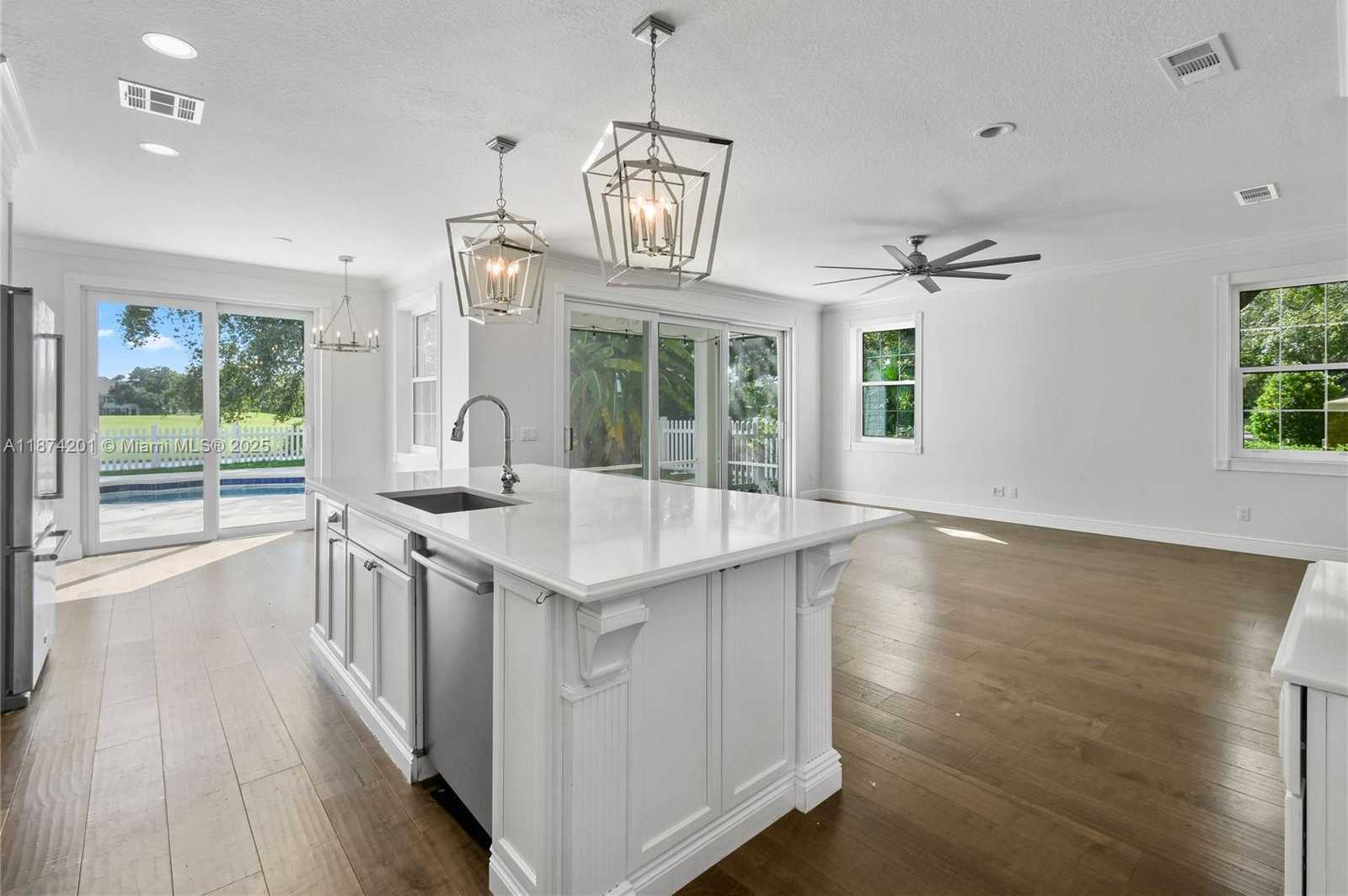 Small Image of 118 BARBADOS DR, Jupiter Number 18