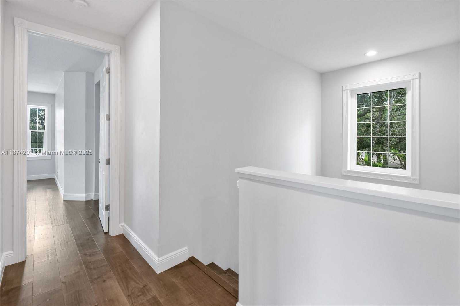Small Image of 118 BARBADOS DR, Jupiter Number 25