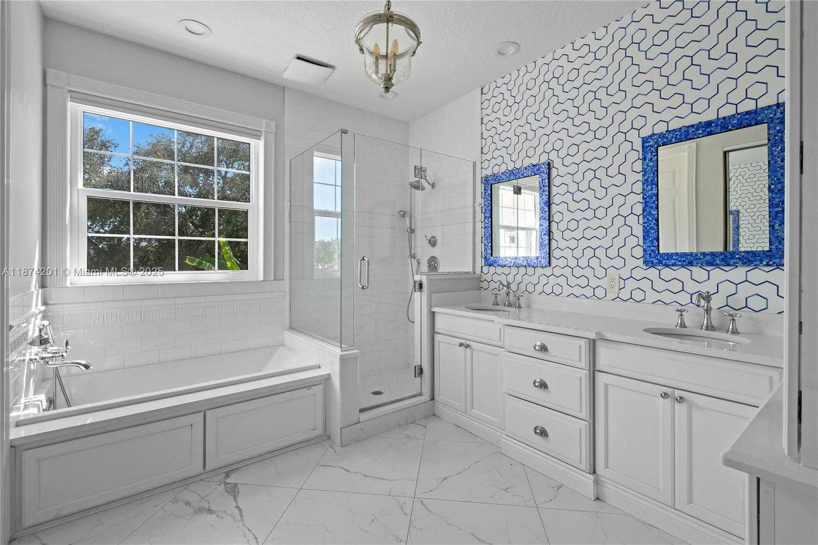 Small Image of 118 BARBADOS DR, Jupiter Number 28