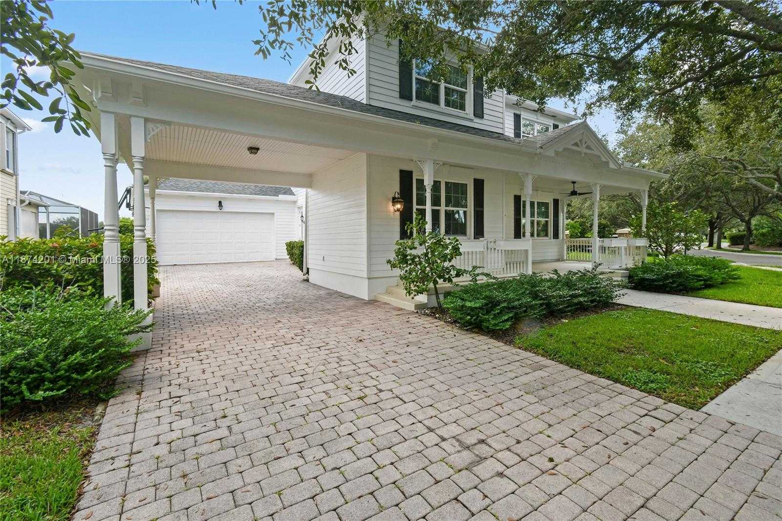 Small Image of 118 BARBADOS DR, Jupiter Number 3