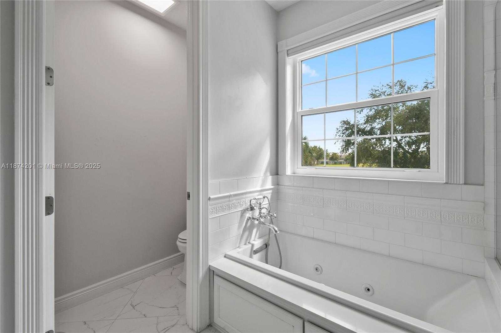 Small Image of 118 BARBADOS DR, Jupiter Number 30