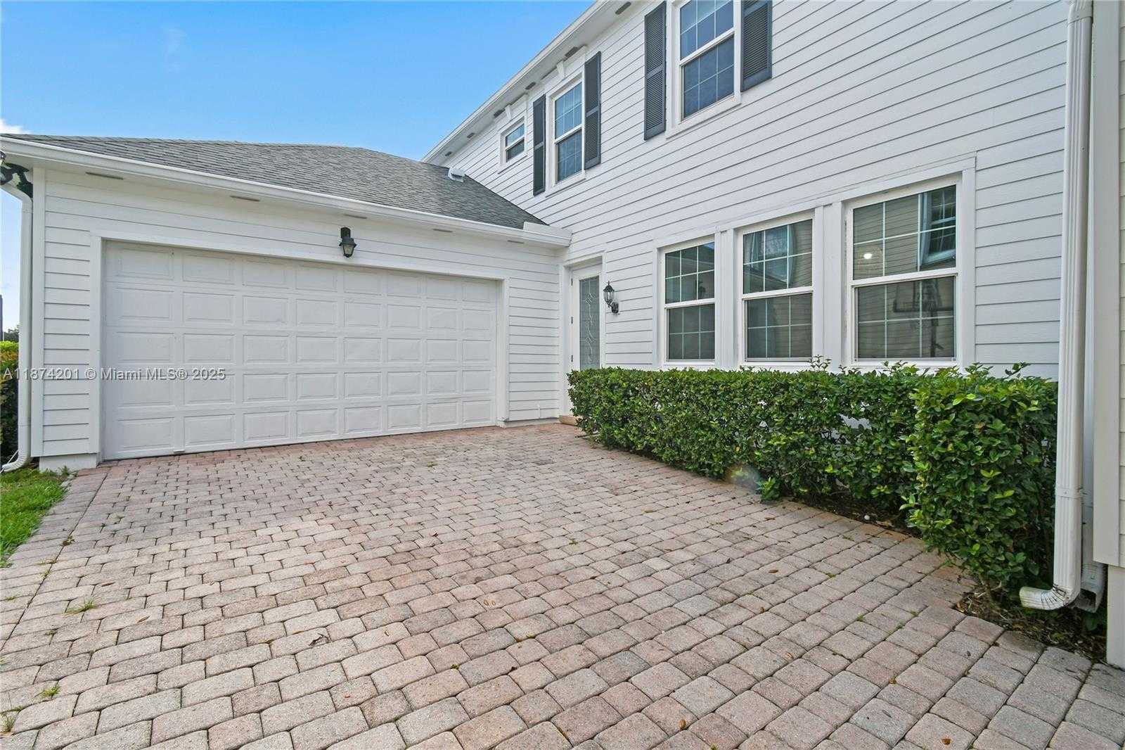 Small Image of 118 BARBADOS DR, Jupiter Number 4