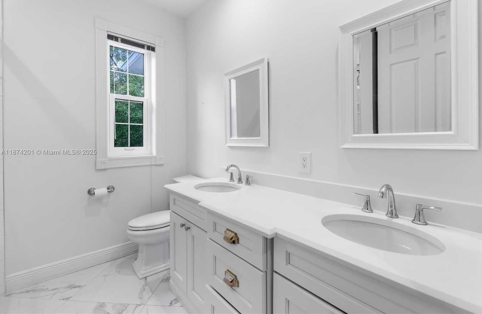 Small Image of 118 BARBADOS DR, Jupiter Number 40