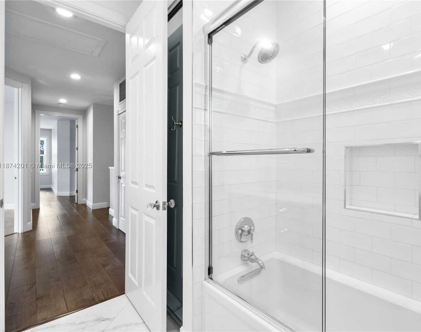 Small Image of 118 BARBADOS DR, Jupiter Number 41