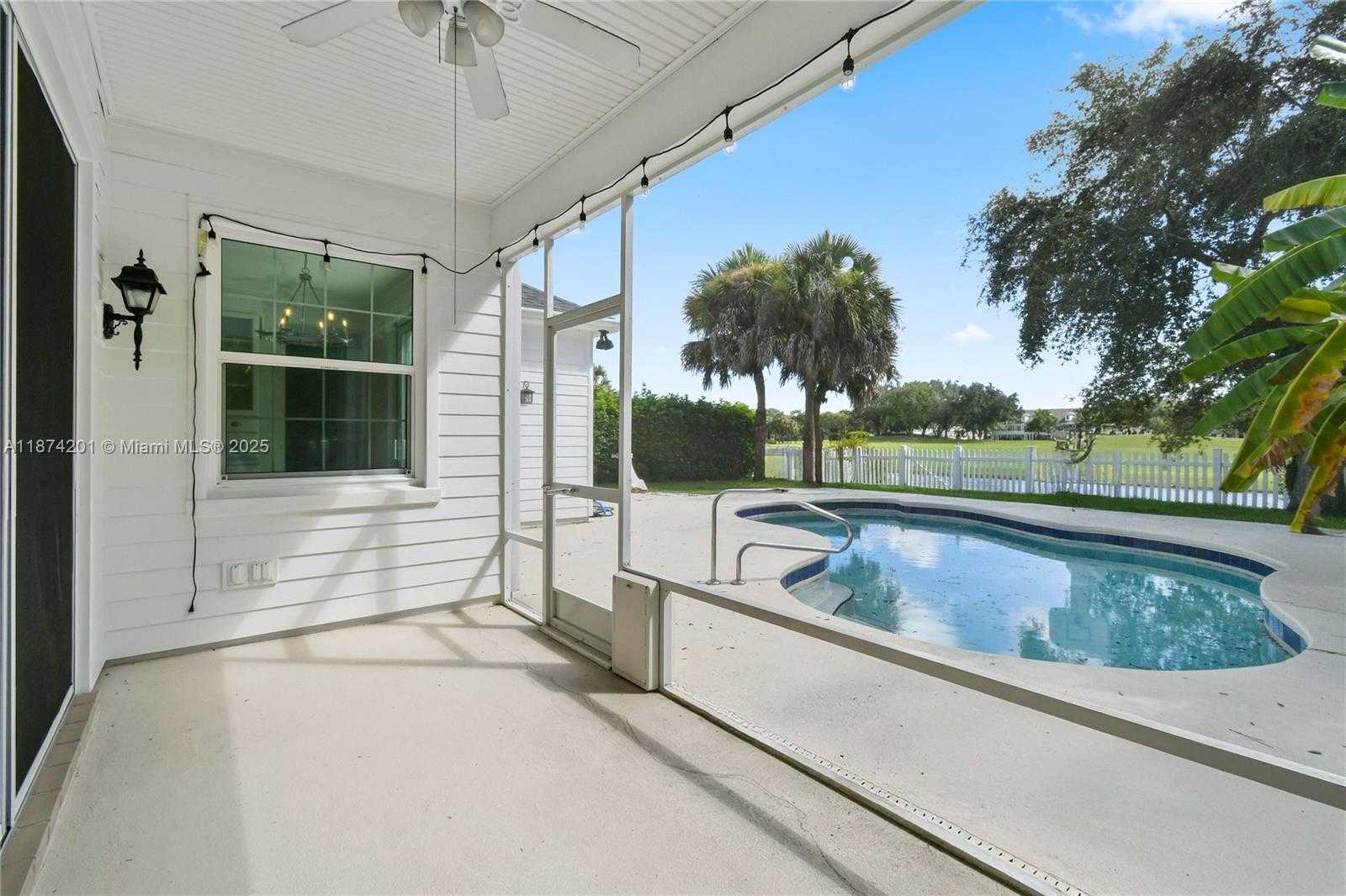 Small Image of 118 BARBADOS DR, Jupiter Number 47
