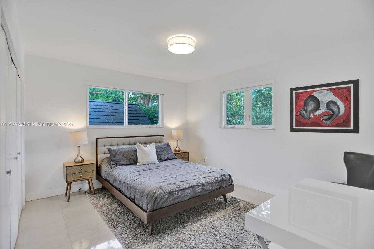 Small Image of 1601 LUGO AVE, Coral Gables Number 10