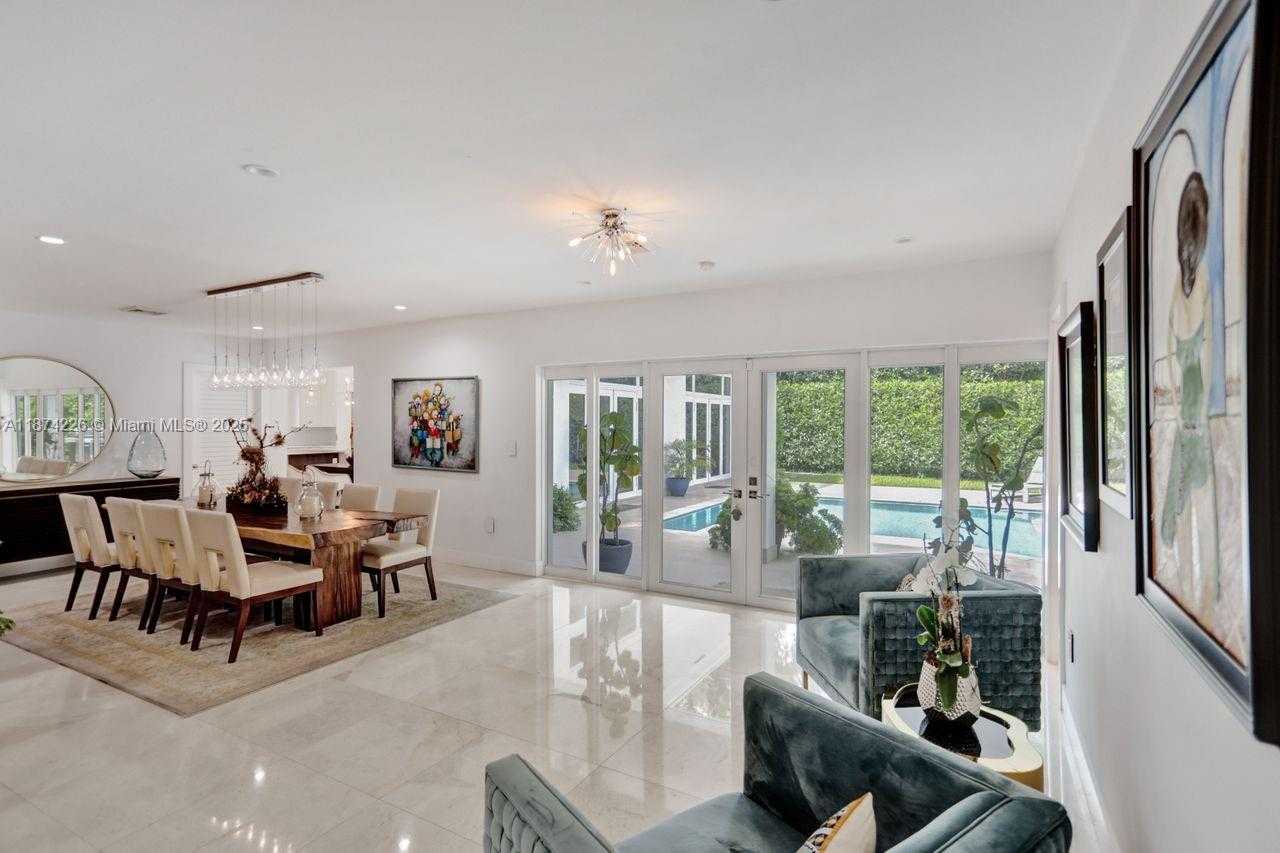 Small Image of 1601 LUGO AVE, Coral Gables Number 13