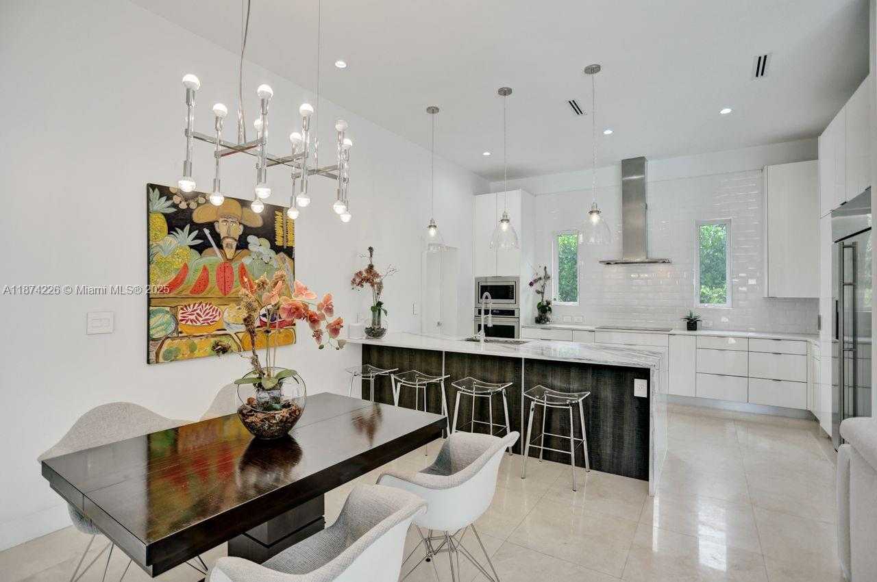Small Image of 1601 LUGO AVE, Coral Gables Number 15