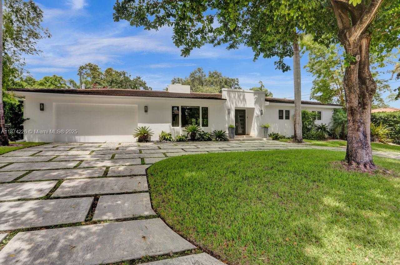 Small Image of 1601 LUGO AVE, Coral Gables Number 2