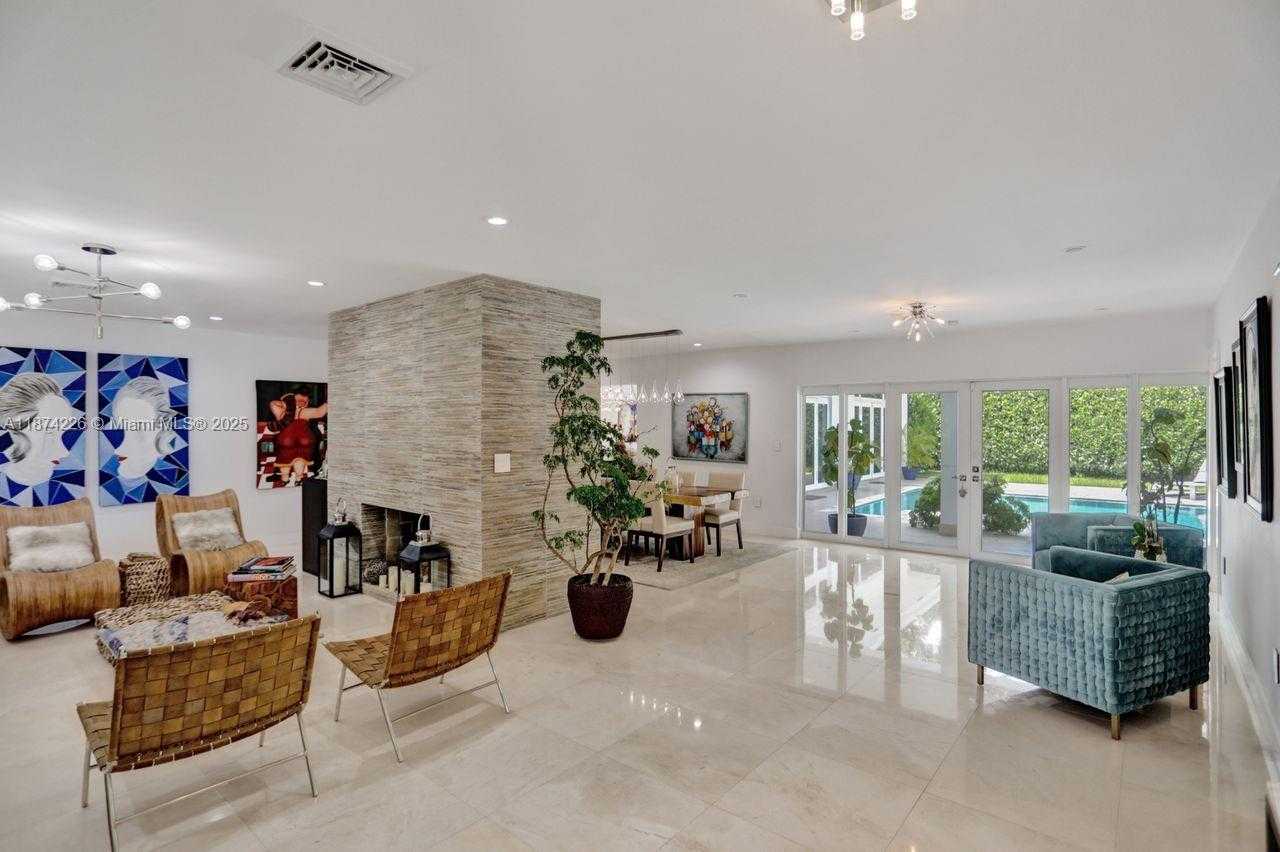 Small Image of 1601 LUGO AVE, Coral Gables Number 3