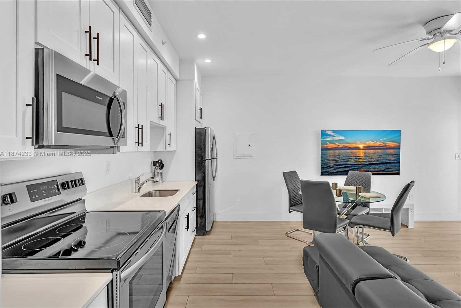 Small Image of 940 MICHIGAN AVE #10, Miami Beach Number 12