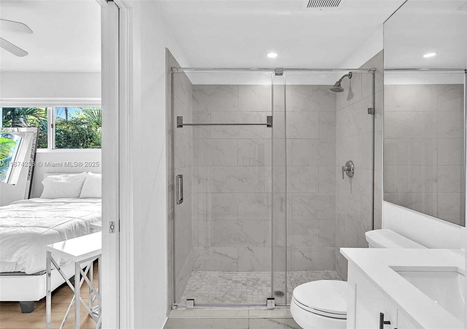 Small Image of 940 MICHIGAN AVE #10, Miami Beach Number 15