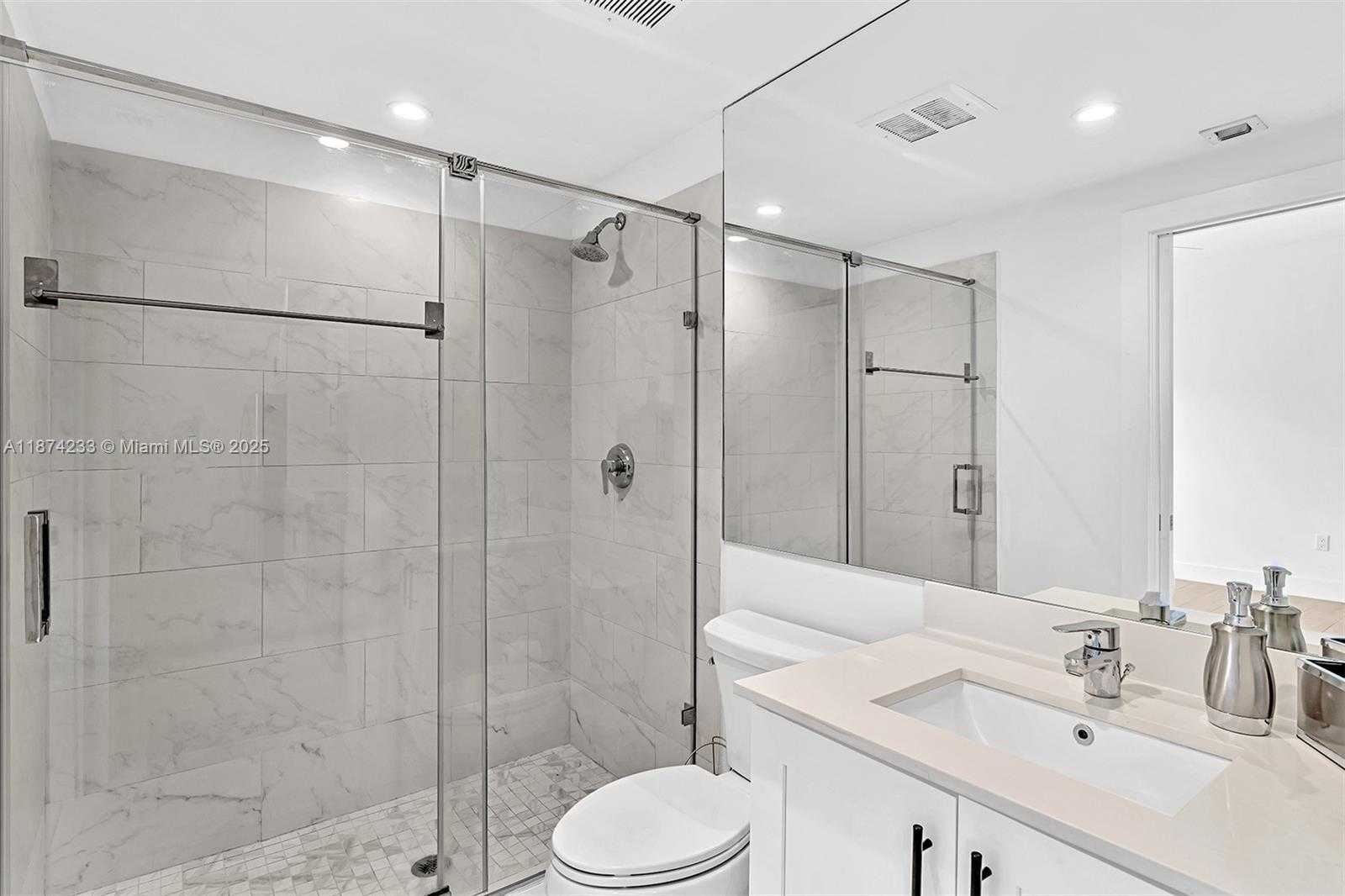 Small Image of 940 MICHIGAN AVE #10, Miami Beach Number 16