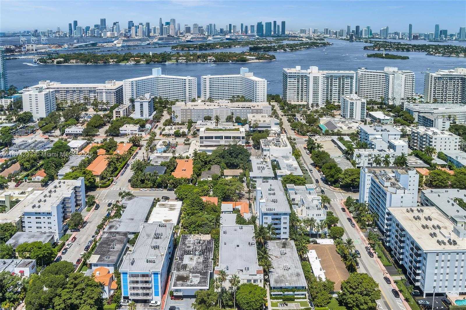 Small Image of 940 MICHIGAN AVE #10, Miami Beach Number 31