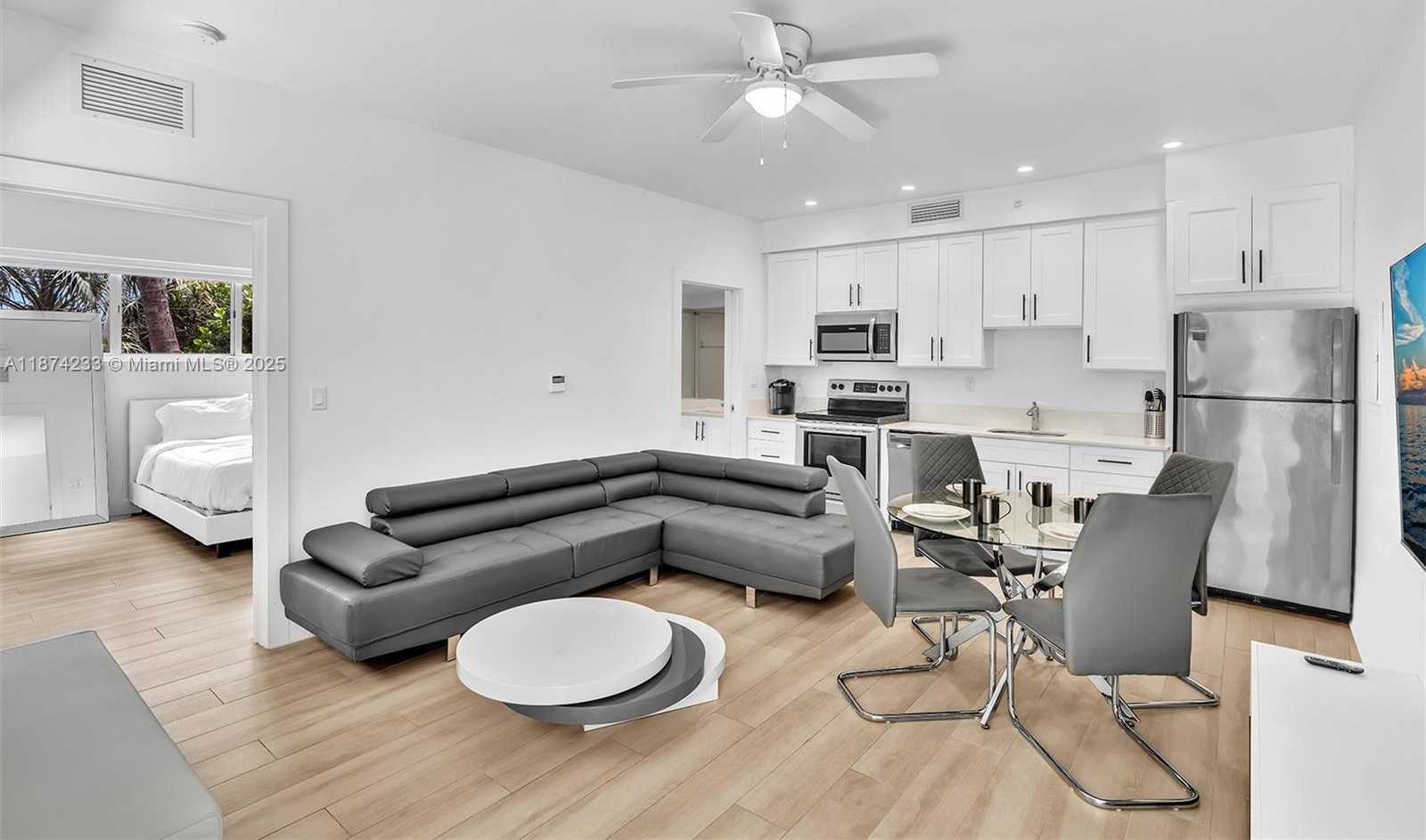 Small Image of 940 MICHIGAN AVE #10, Miami Beach Number 5