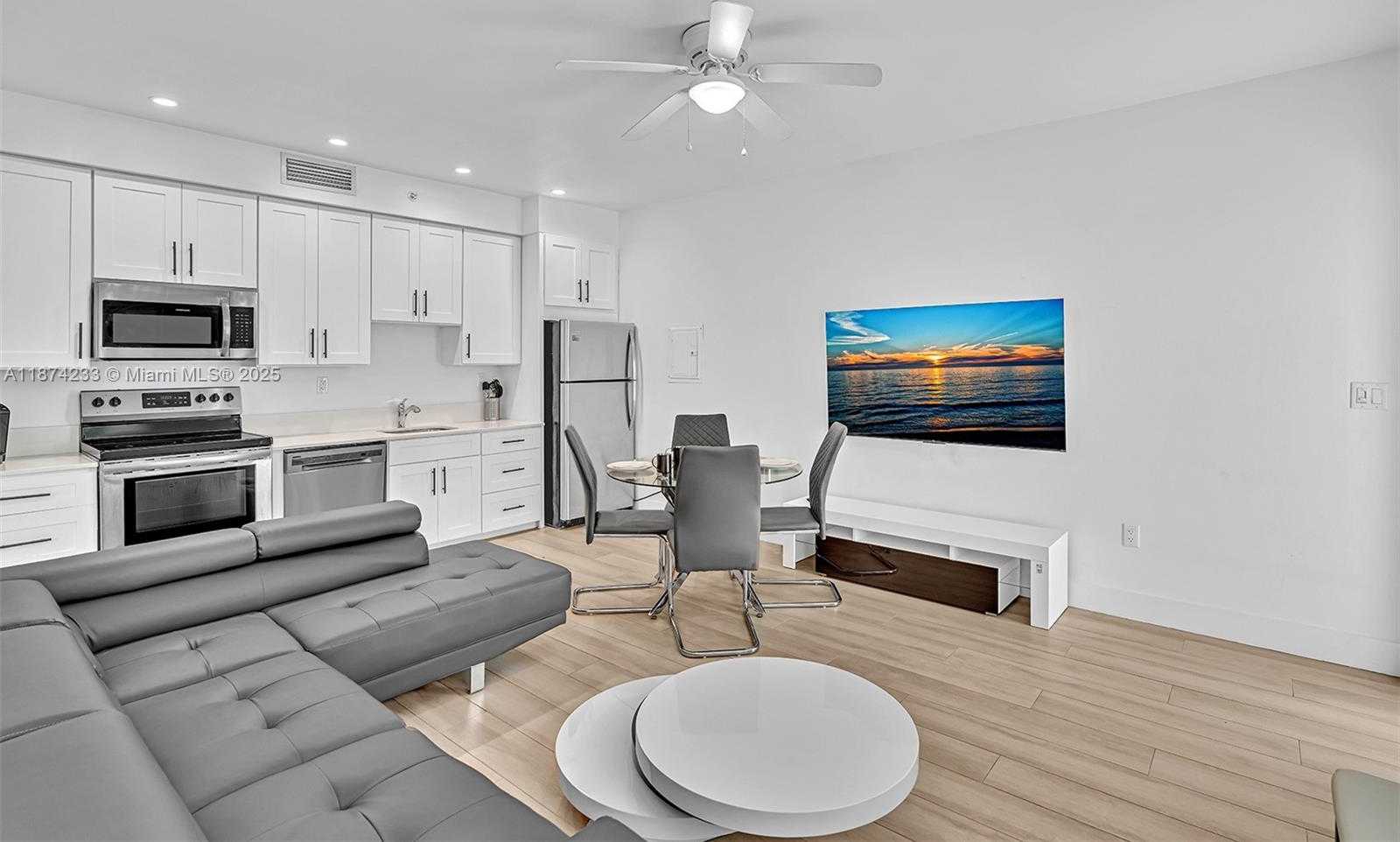 Small Image of 940 MICHIGAN AVE #10, Miami Beach Number 7