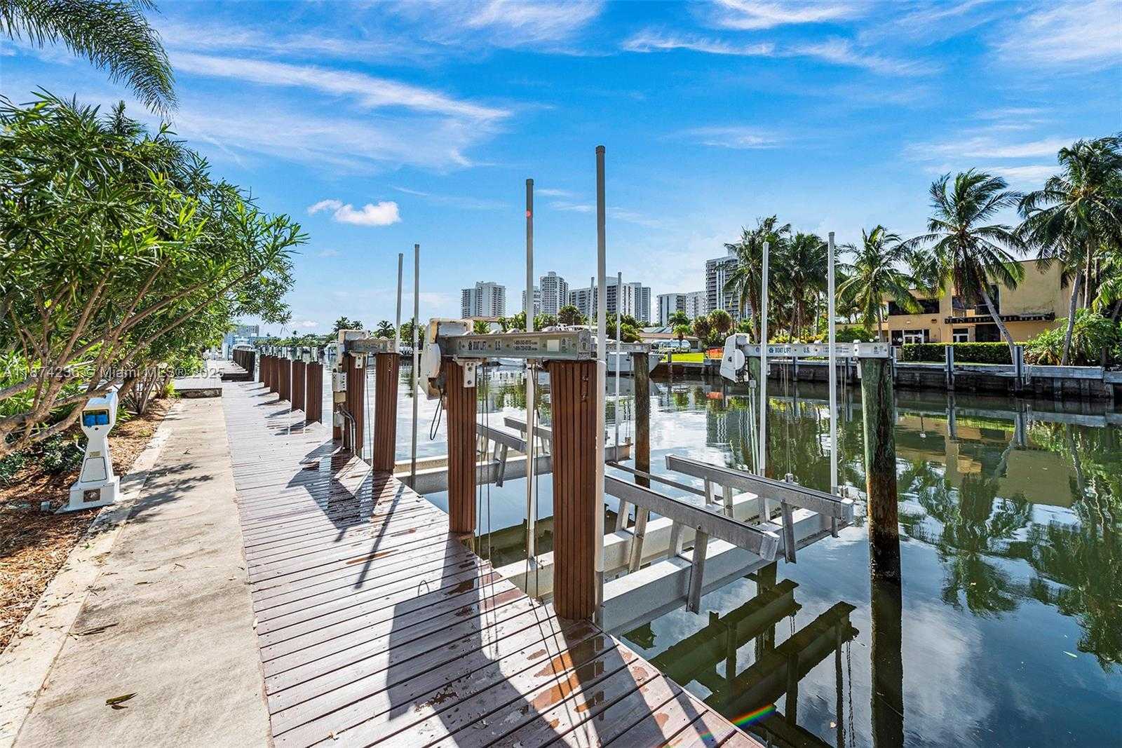 Small Image of 461 POINCIANA DR, Hallandale Beach Number 37