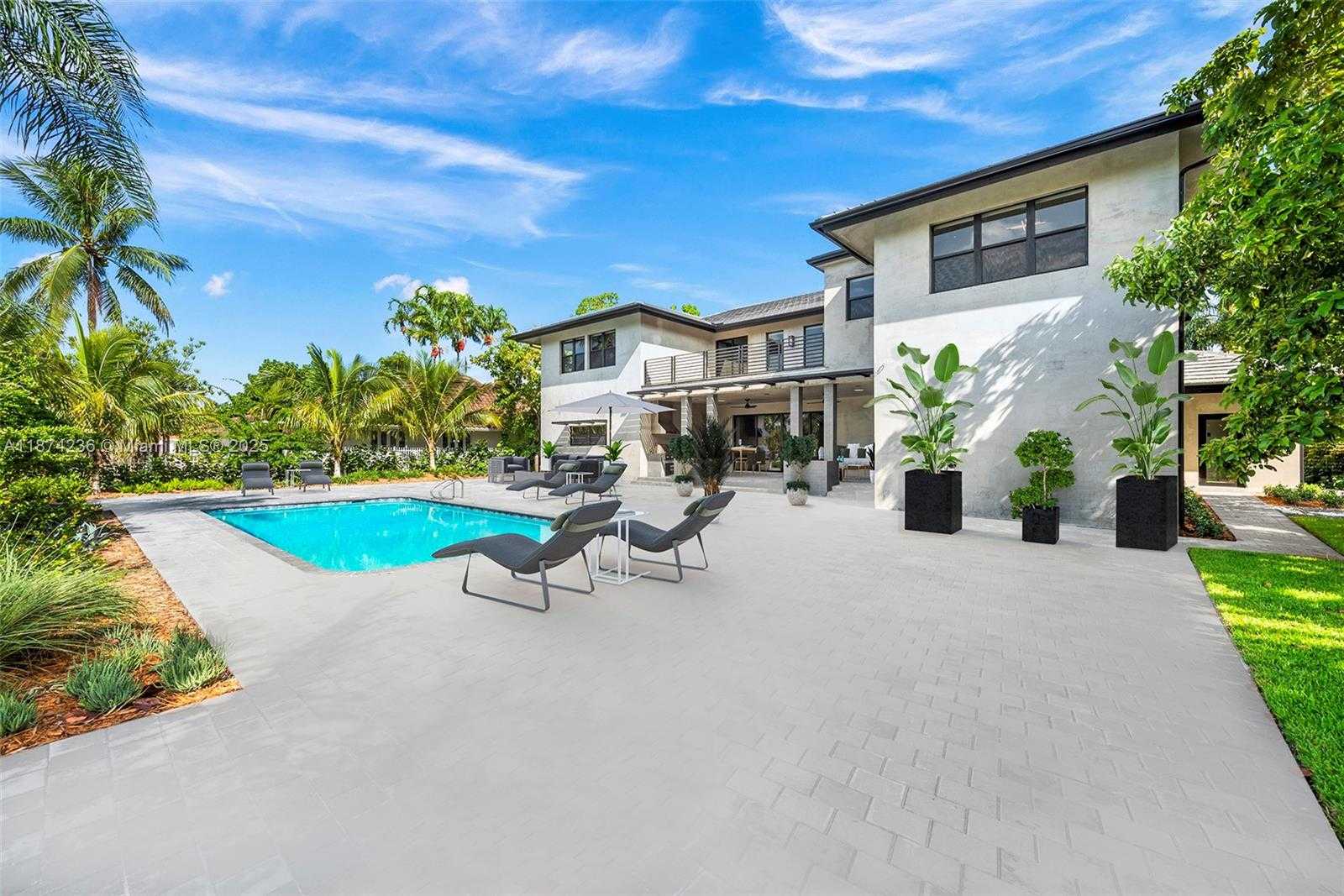 Small Image of 461 POINCIANA DR, Hallandale Beach Number 38