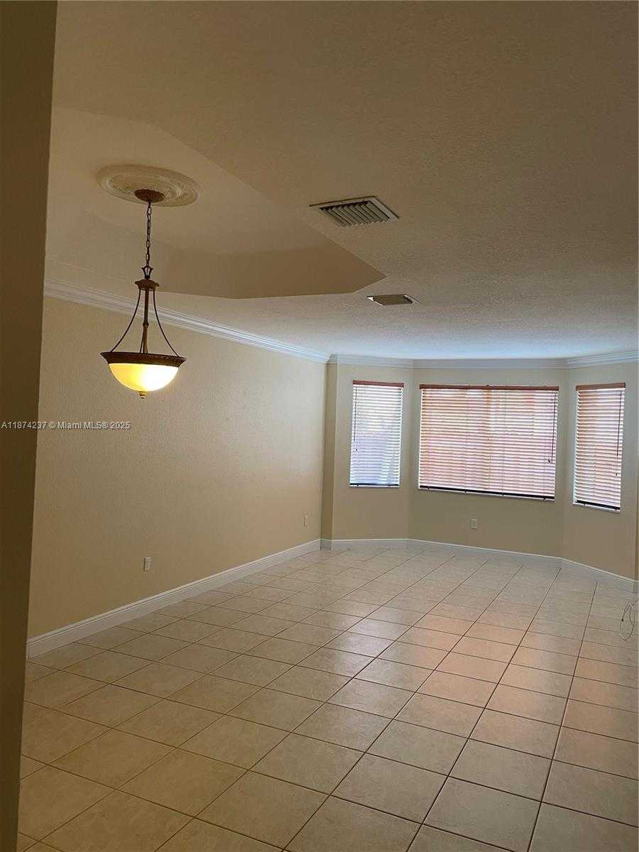 Small Image of 11315 NORTH WEST 72ND LN #11315, Doral Number 13