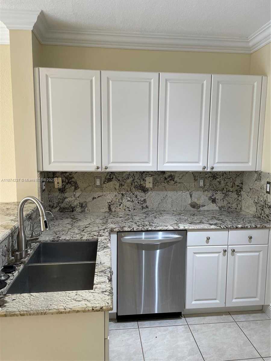 Small Image of 11315 NORTH WEST 72ND LN #11315, Doral Number 18