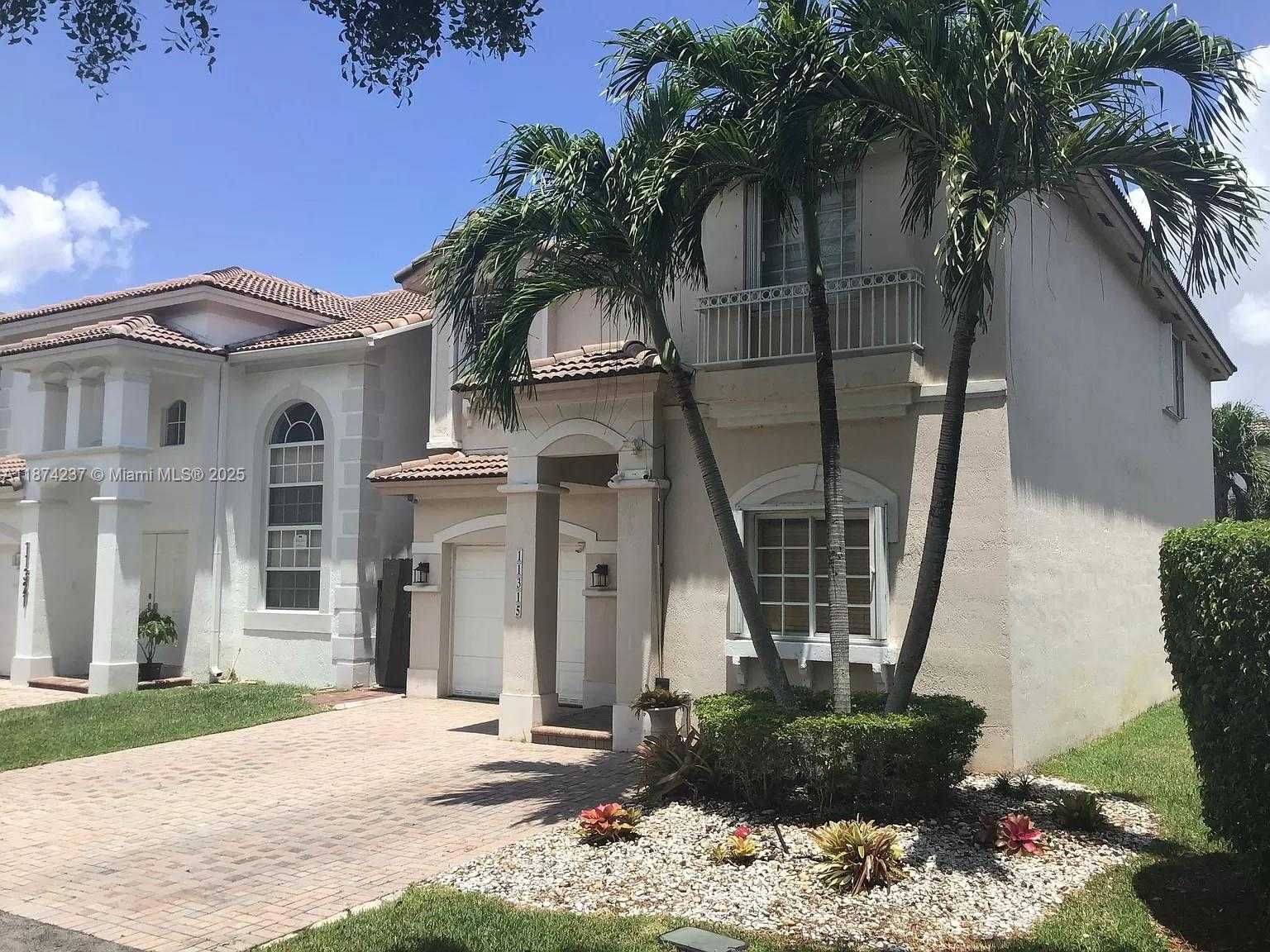 Small Image of 11315 NORTH WEST 72ND LN #11315, Doral Number 3