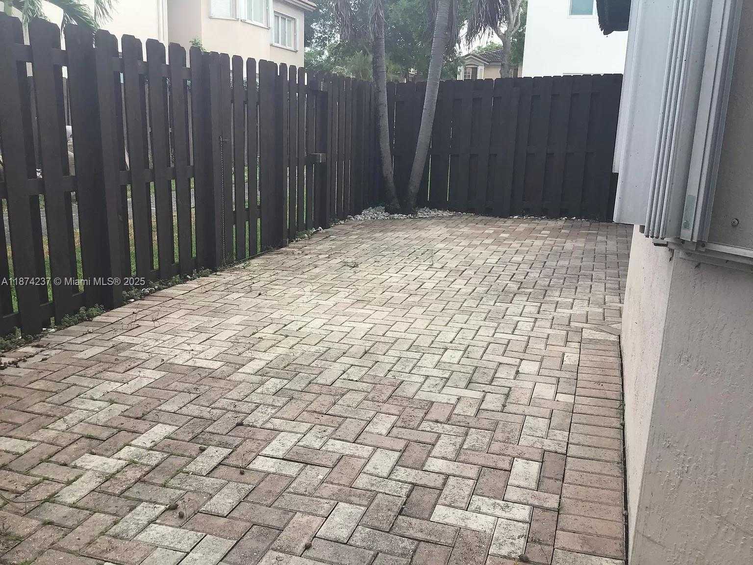 Small Image of 11315 NORTH WEST 72ND LN #11315, Doral Number 35