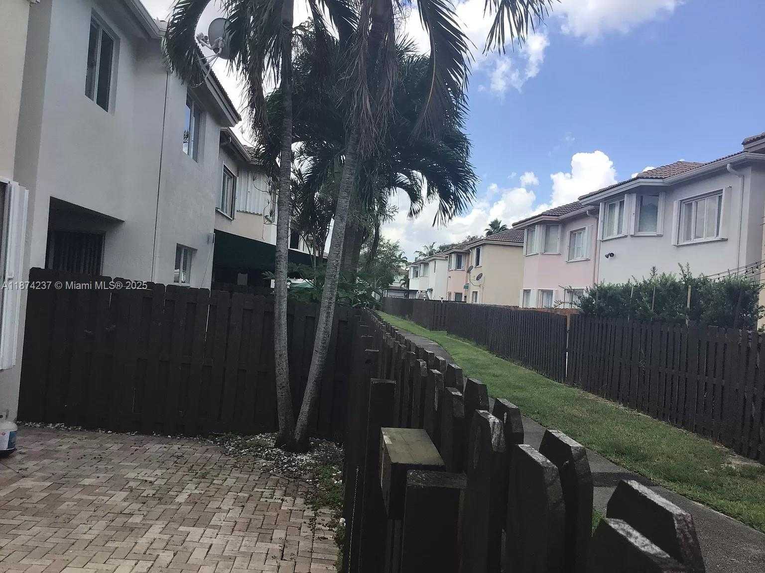 Small Image of 11315 NORTH WEST 72ND LN #11315, Doral Number 37