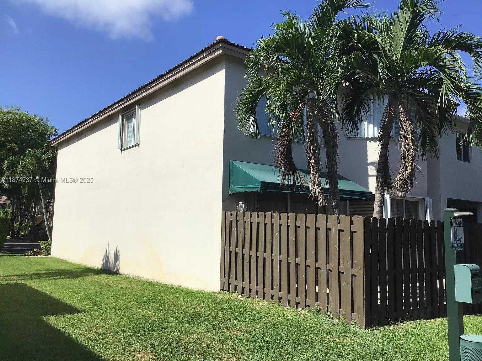 Small Image of 11315 NORTH WEST 72ND LN #11315, Doral Number 4