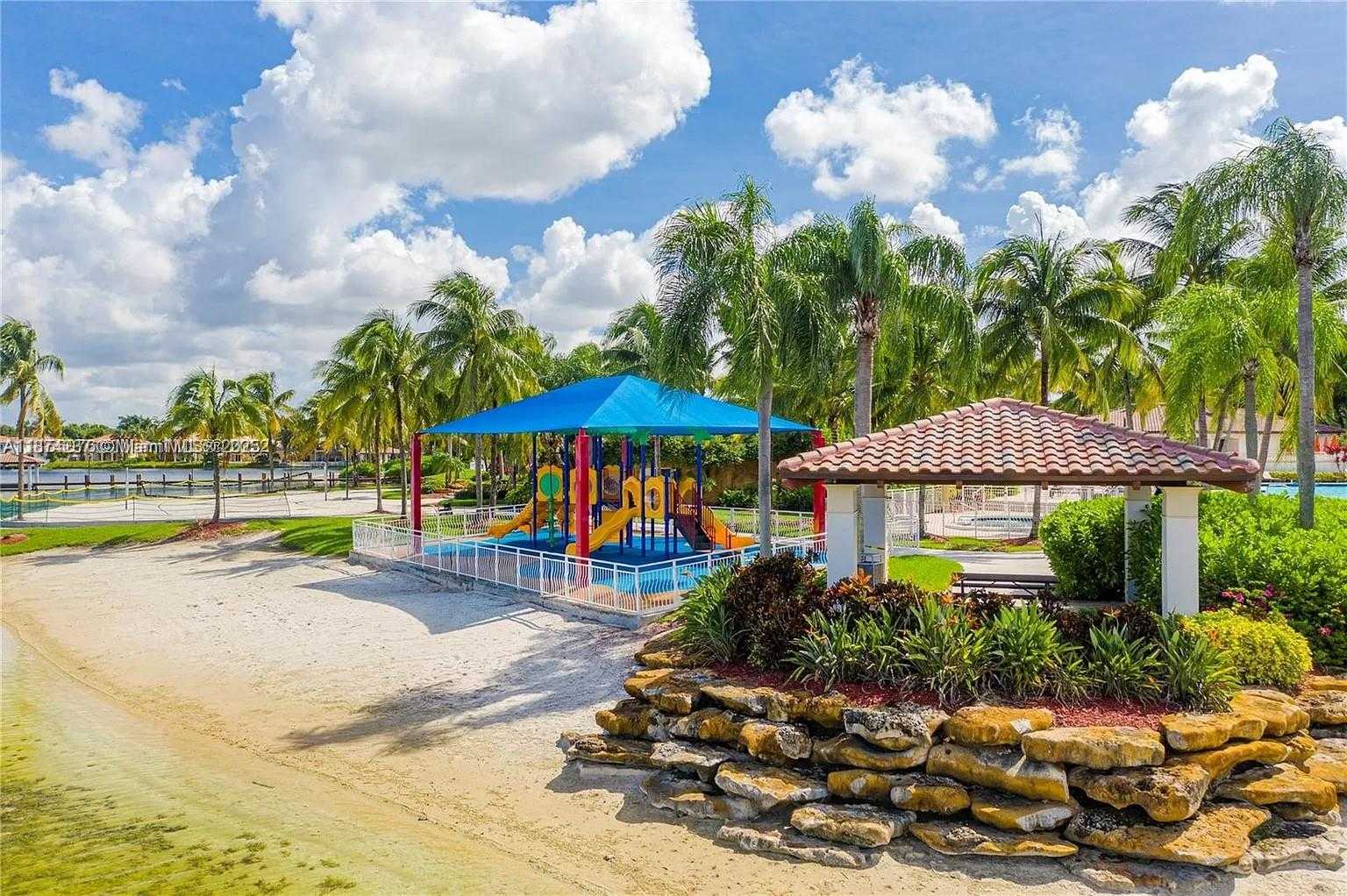 Small Image of 11315 NORTH WEST 72ND LN #11315, Doral Number 43