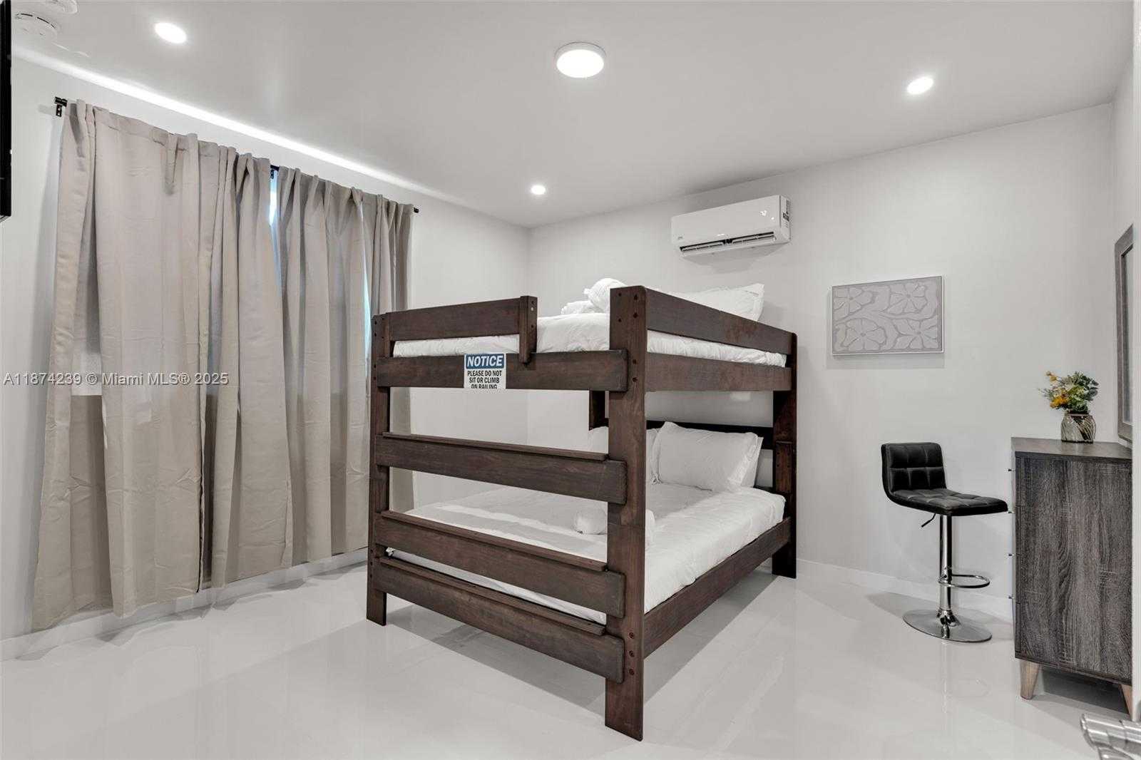 Small Image of 1430 NORTH EAST 11TH ST #2, Homestead Number 8