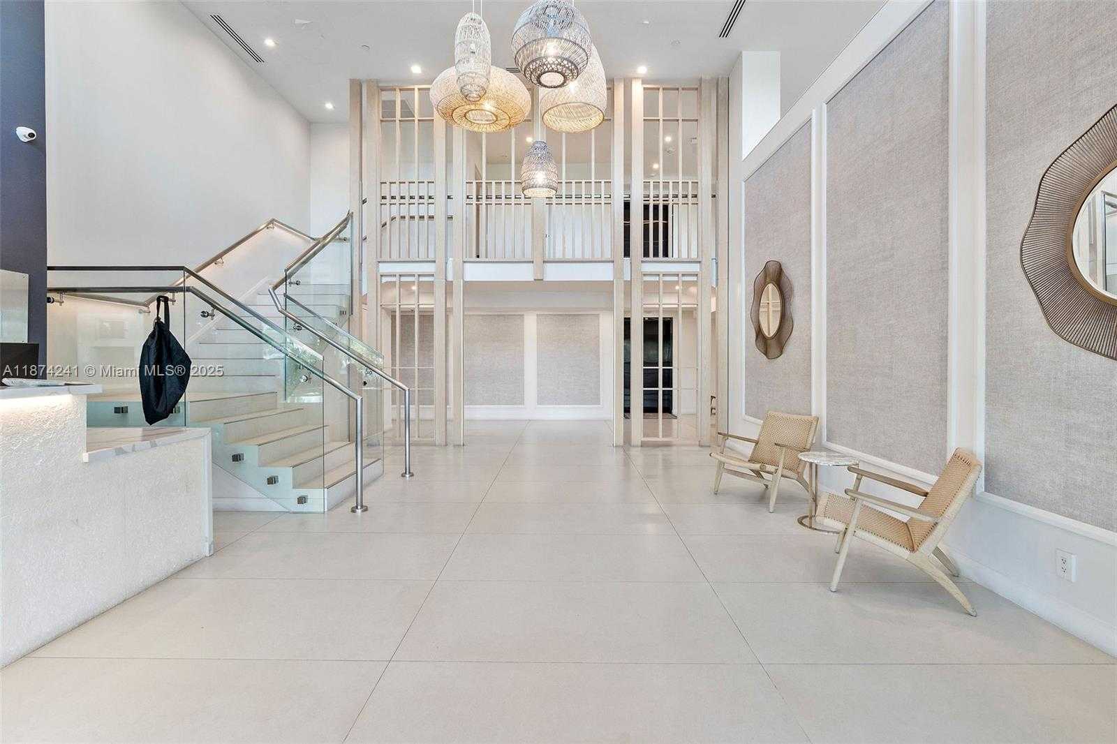 Small Image of 3411 INDIAN CREEK DR #LPH1401, Miami Beach Number 15
