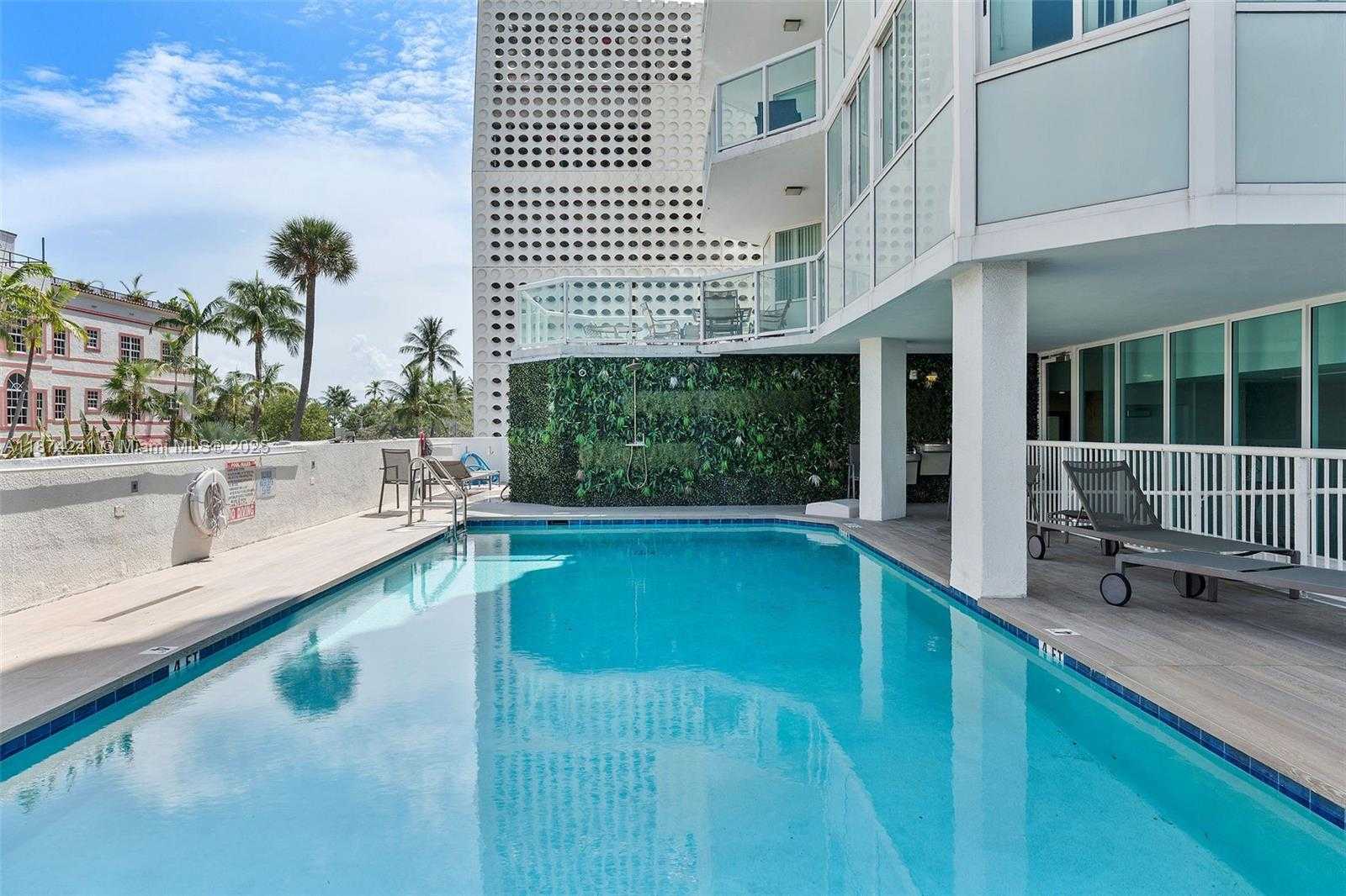 Small Image of 3411 INDIAN CREEK DR #LPH1401, Miami Beach Number 18