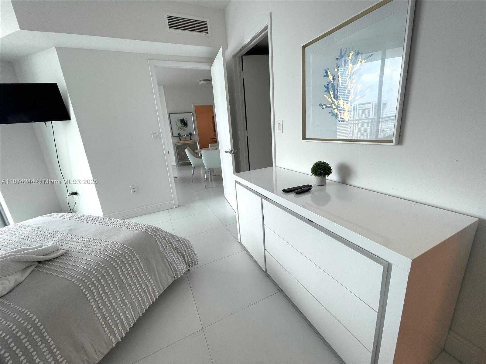 Small Image of 350 SOUTH MIAMI AVE #4003, Miami Number 15
