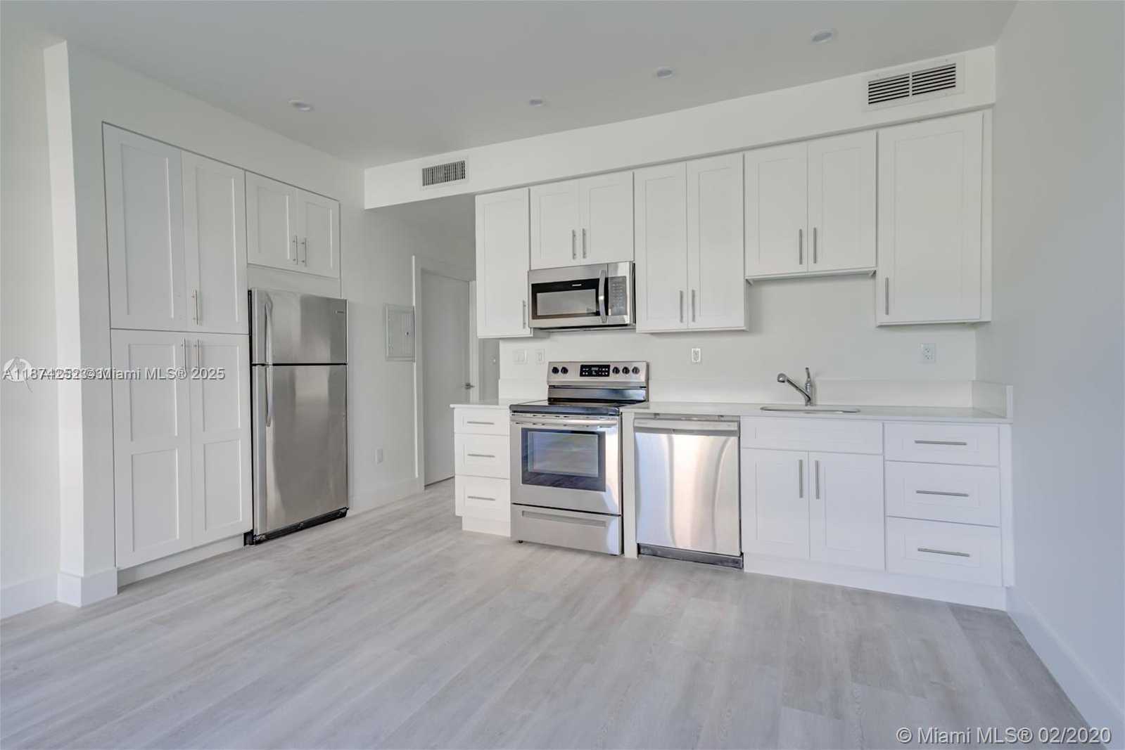 Small Image of 940 MICHIGAN AVE #2, Miami Beach Number 2