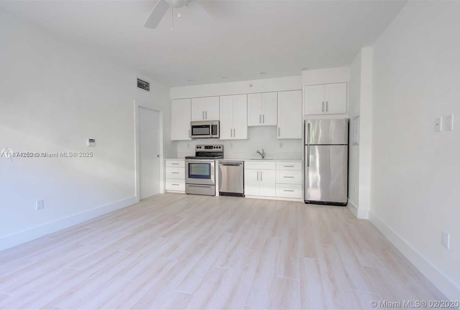 Small Image of 940 MICHIGAN AVE #2, Miami Beach Number 3