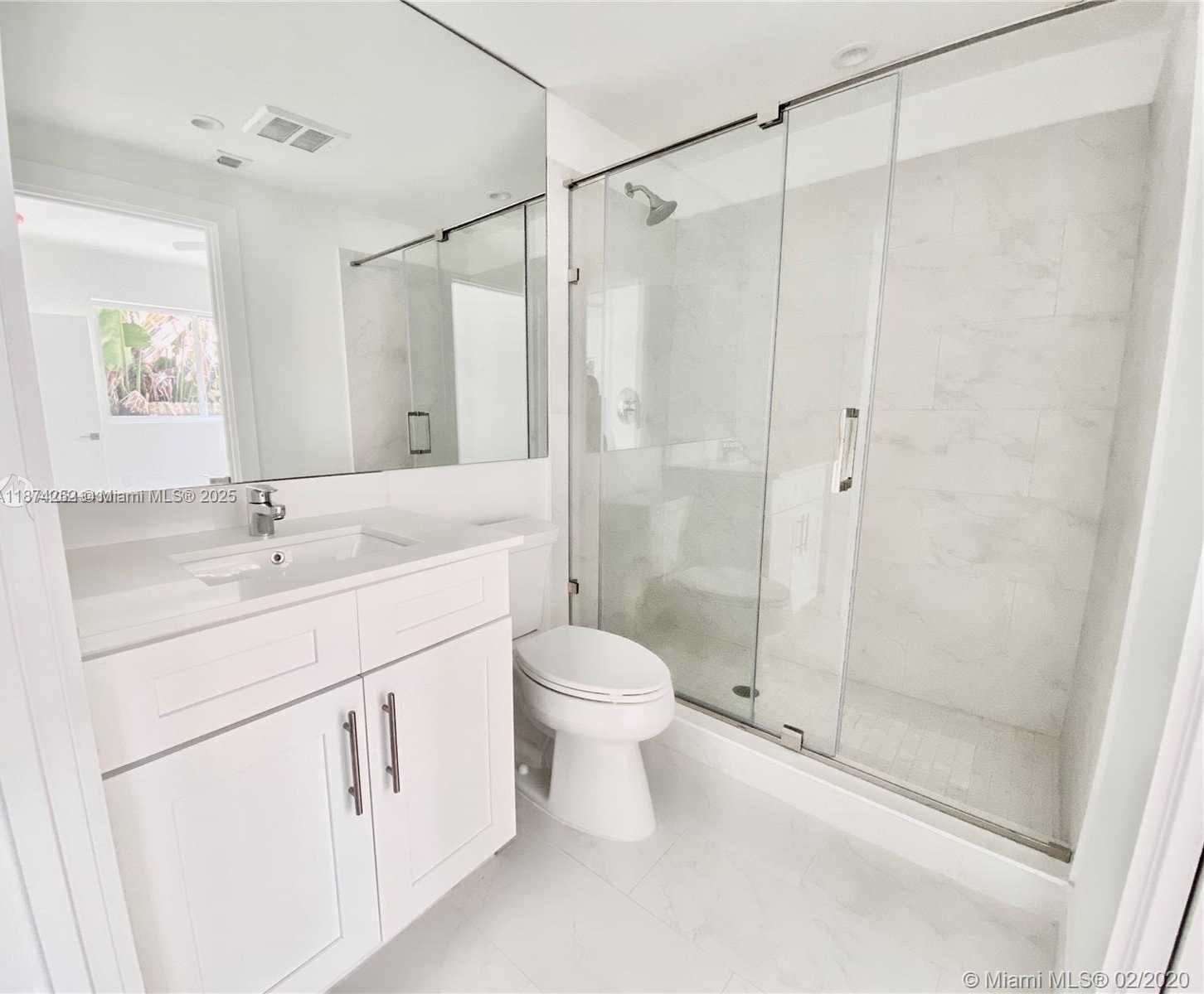 Small Image of 940 MICHIGAN AVE #2, Miami Beach Number 8