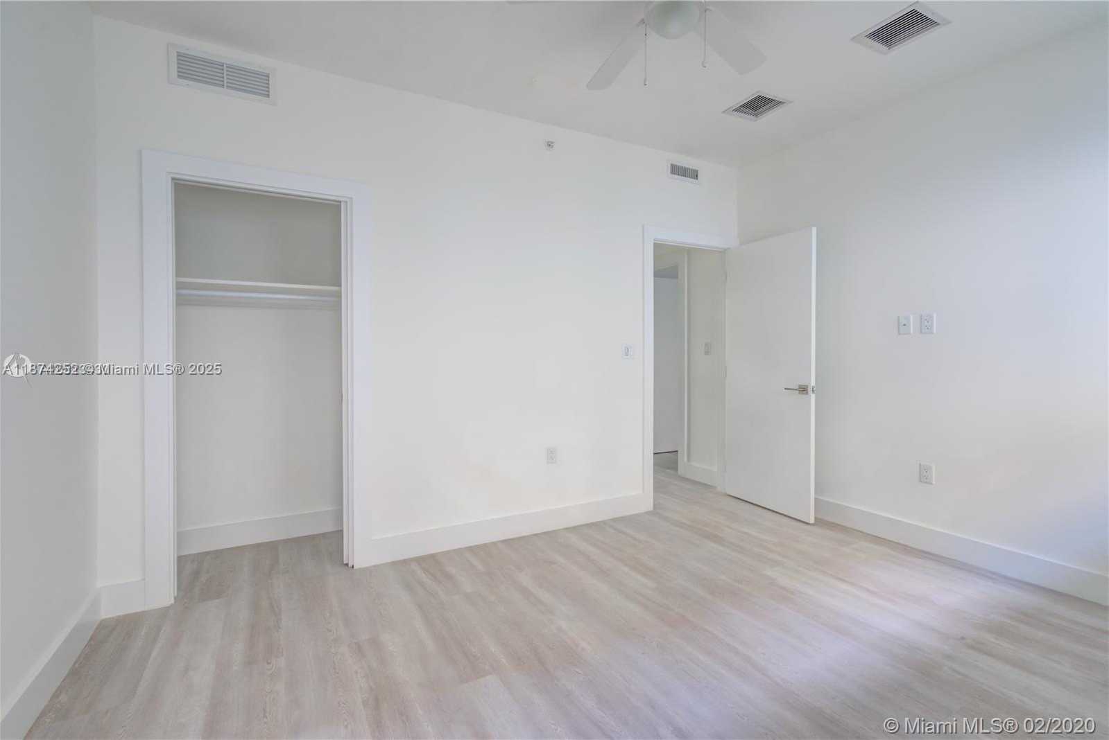 Small Image of 940 MICHIGAN AVE #2, Miami Beach Number 9