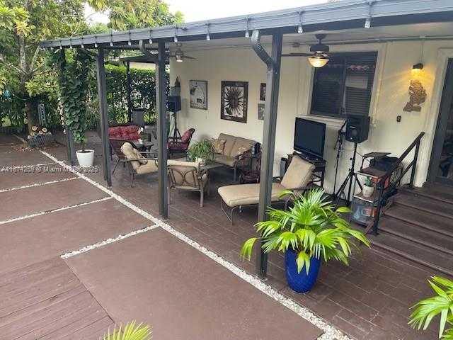 Small Image of 2701 SOUTH WEST 79TH AVE, Miami Number 31