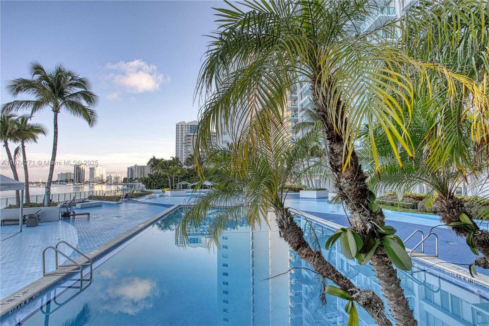 Small Image of 1000 WEST AVE #PH22, Miami Beach Number 11