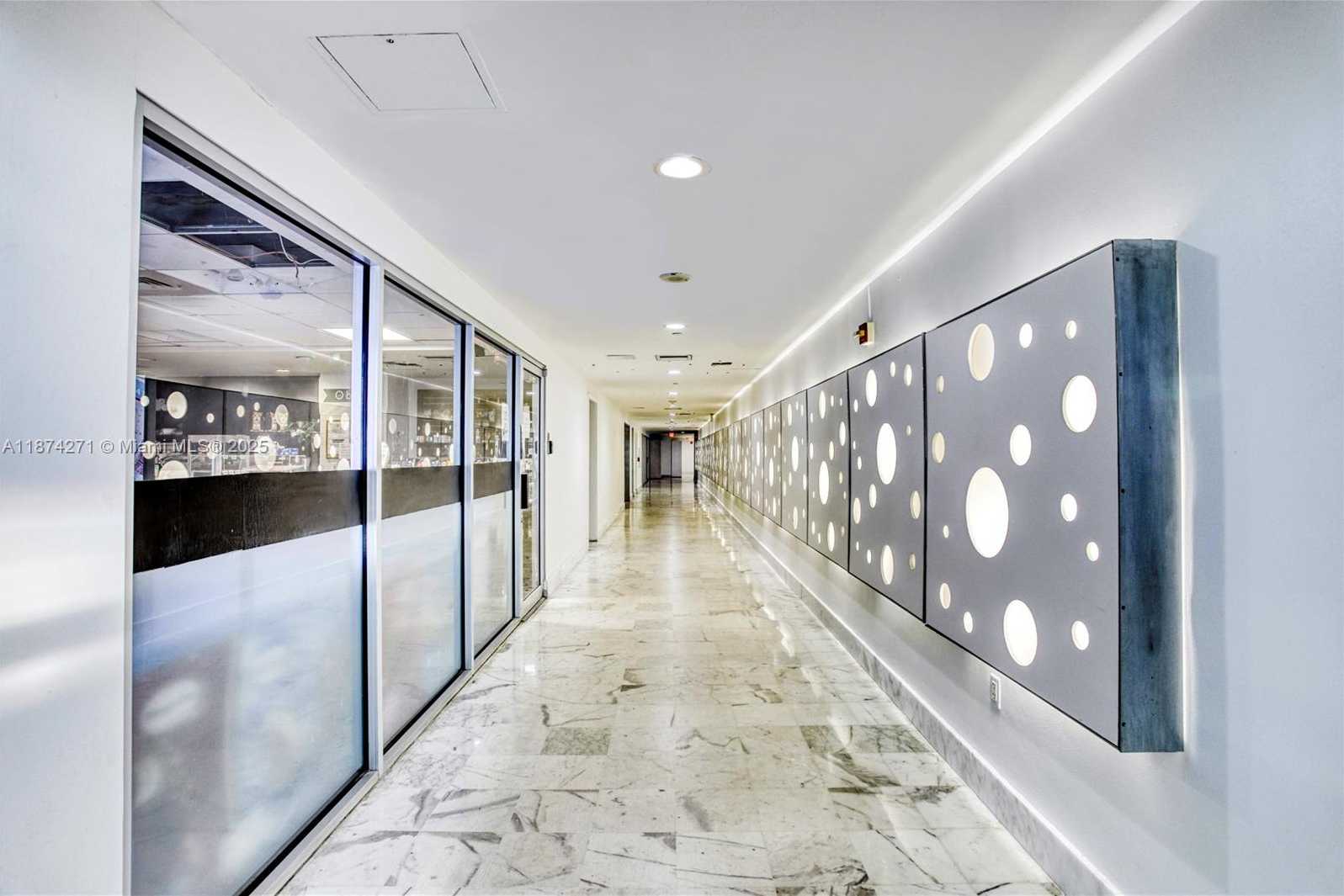 Small Image of 1000 WEST AVE #PH22, Miami Beach Number 8