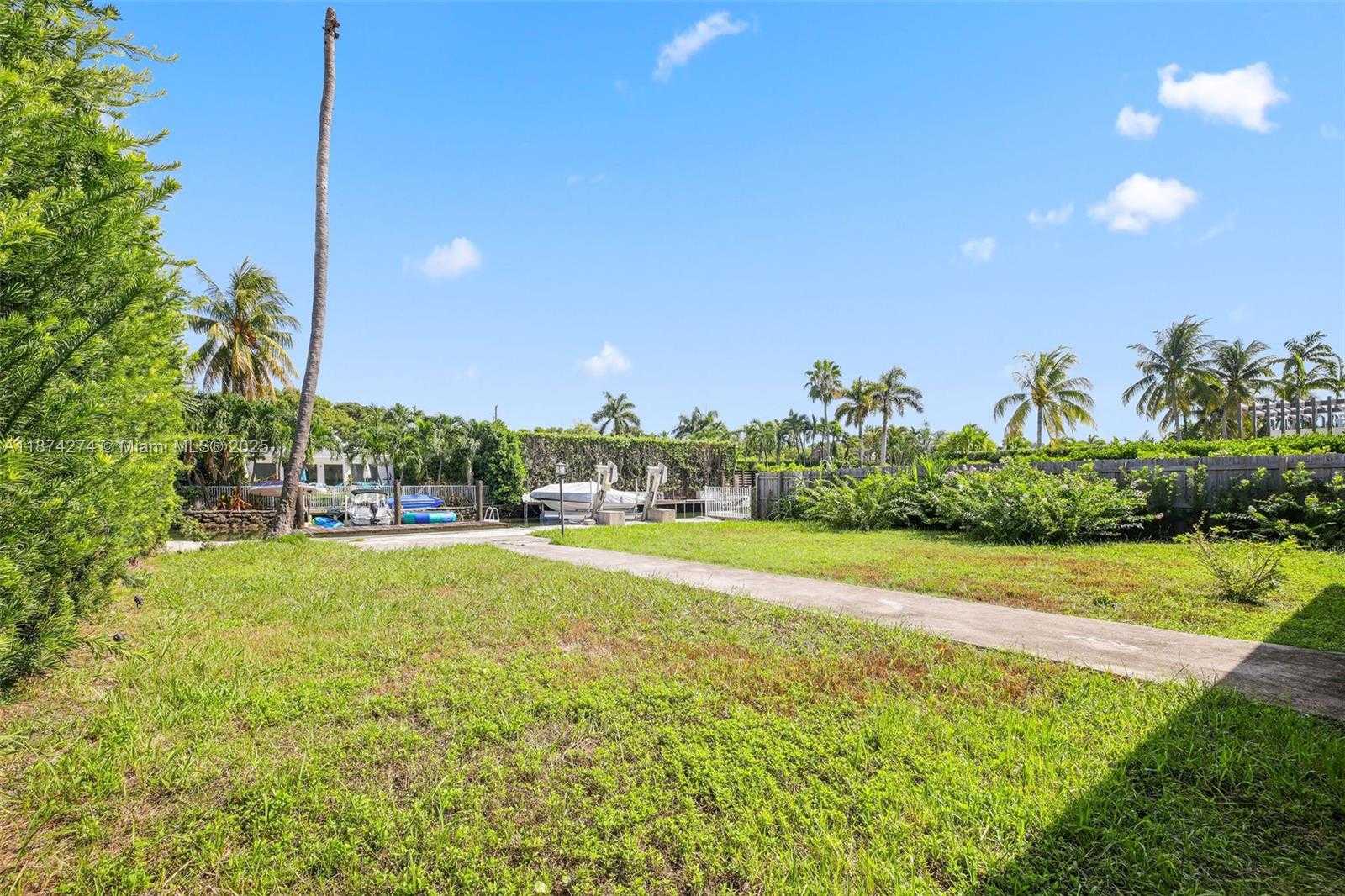 Small Image of 1681 DAYTONIA RD, Miami Beach Number 16