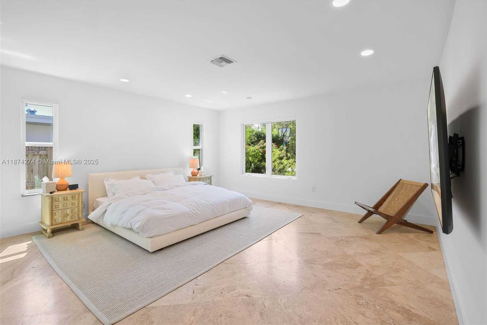 Small Image of 1681 DAYTONIA RD, Miami Beach Number 24