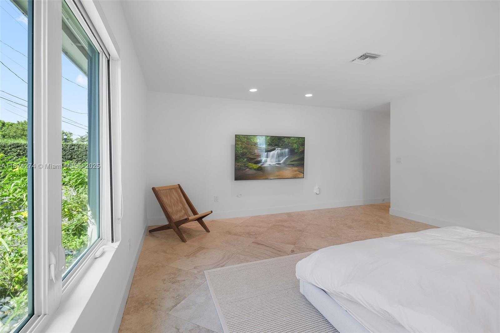 Small Image of 1681 DAYTONIA RD, Miami Beach Number 26