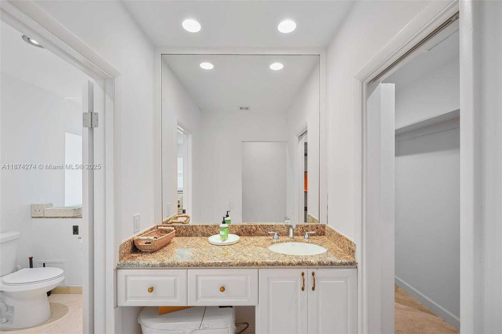Small Image of 1681 DAYTONIA RD, Miami Beach Number 31