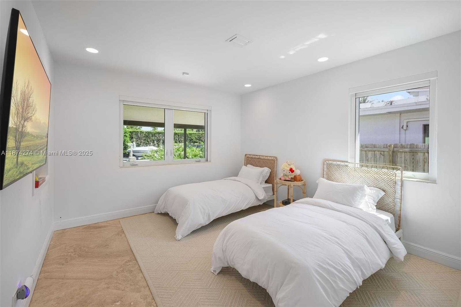 Small Image of 1681 DAYTONIA RD, Miami Beach Number 34