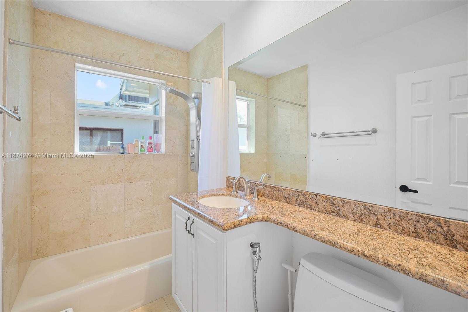 Small Image of 1681 DAYTONIA RD, Miami Beach Number 36