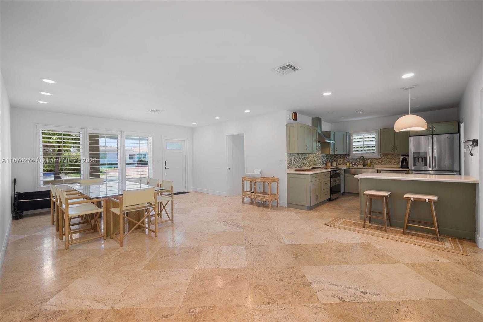 Small Image of 1681 DAYTONIA RD, Miami Beach Number 9